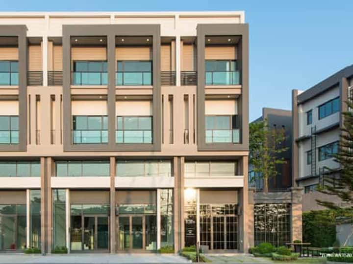 Workplace Phetkasem-81-2
