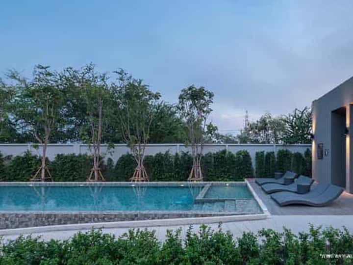 V Compound Bangna